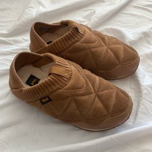 COPY - Teva slippers